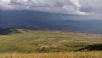 Армения в горах на потухшем вулкане Вайоц Сар